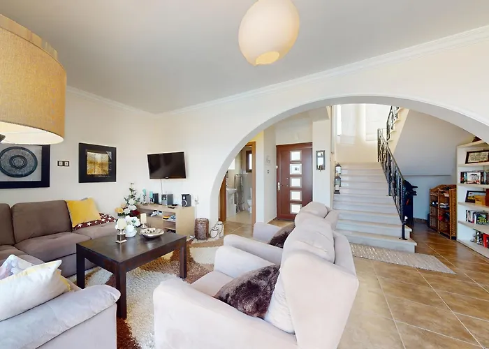 Olive View * 키레니아